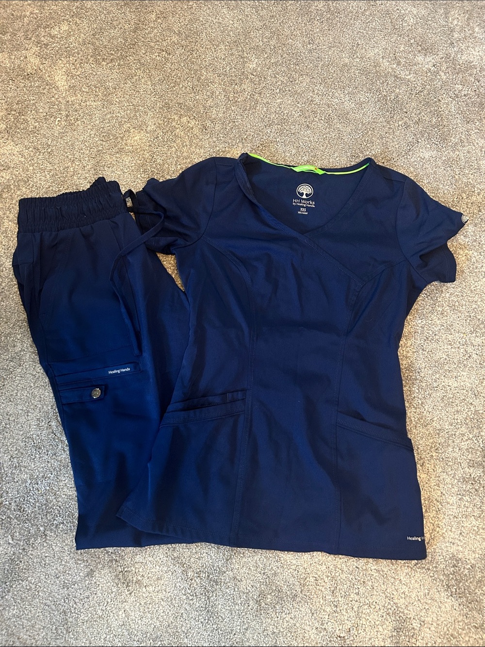 Healing hands, scrubs set